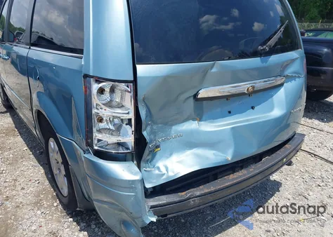 2010 Chrysler Town & Country Lx from USA, damaged, VIN 2A4RR4DE9AR149244